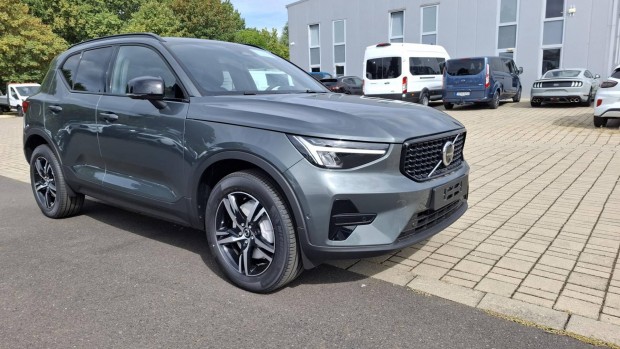 Volvo XC40 2.0 [B3] Mhev Plus Dark Black Editio...
